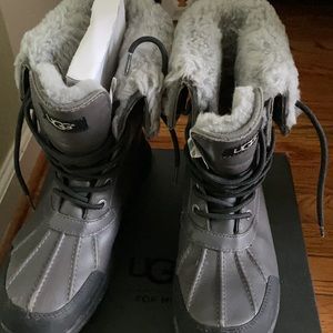 Men’s Pair Uggs Gray